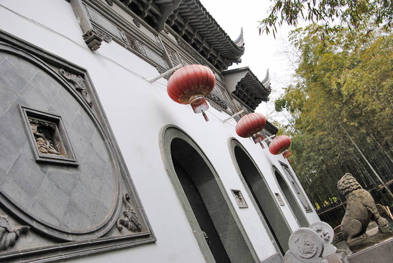 shanghai-temple-front-door