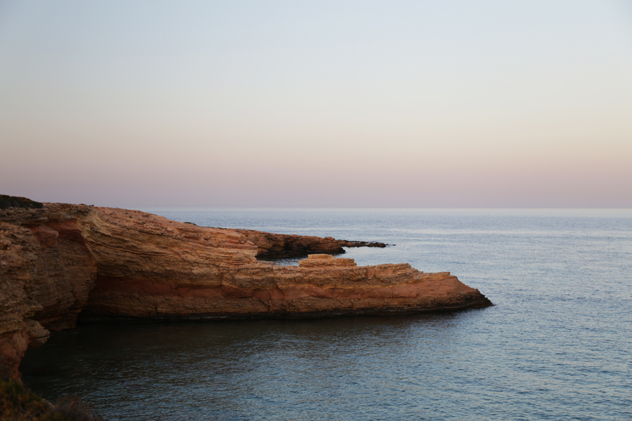 cliff-on-the-sea-koufonissi