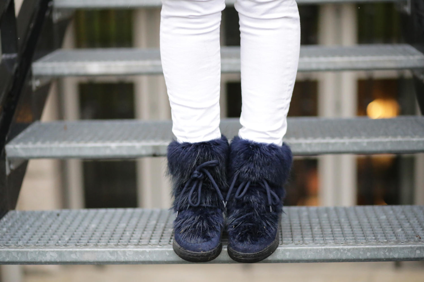 Navy moon boots Serafini woman