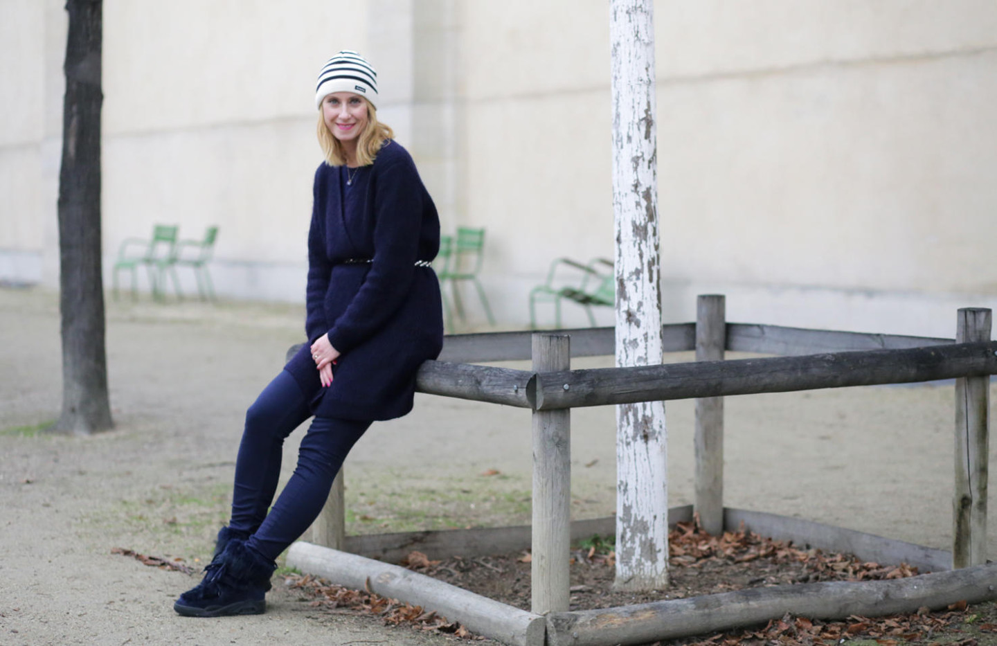 navy-outfit-winter-look-woman