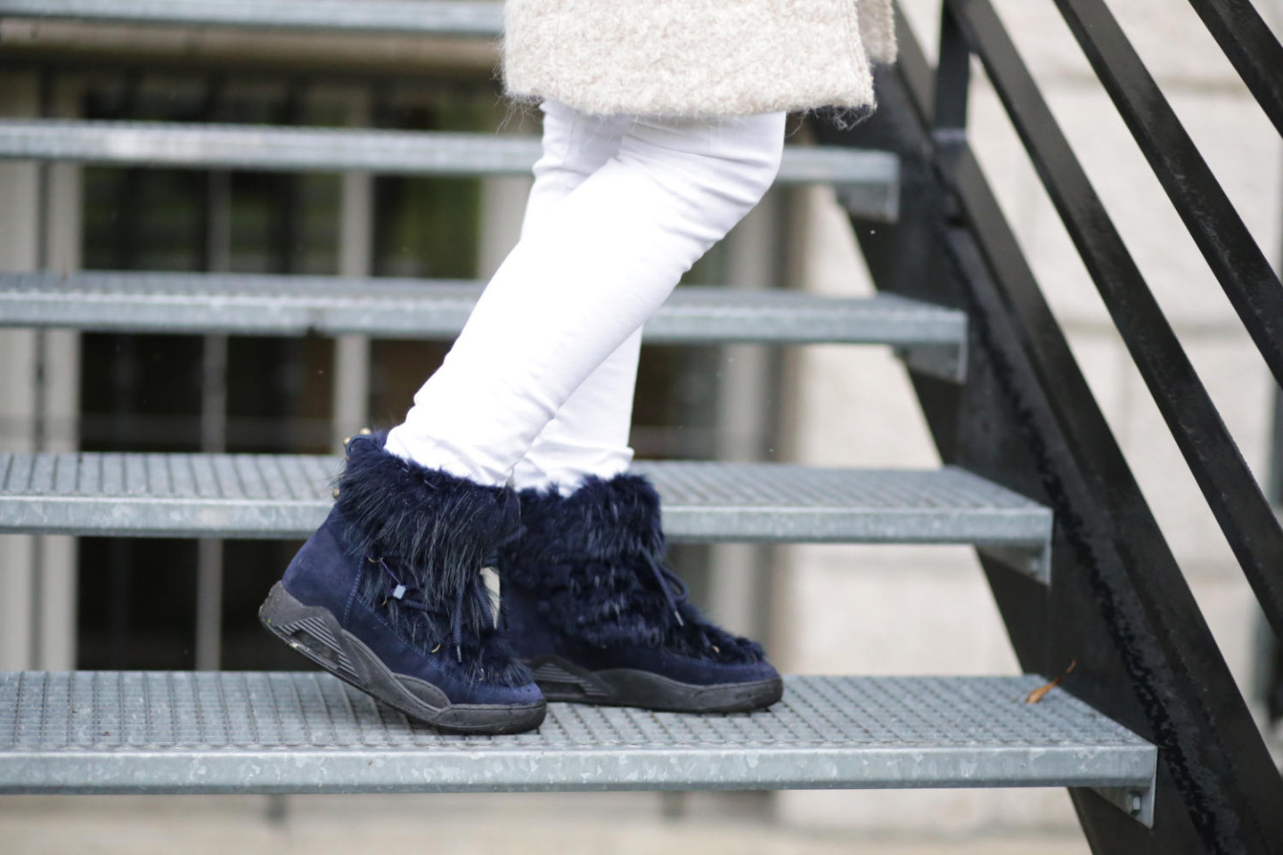 Serafini moon boots navy