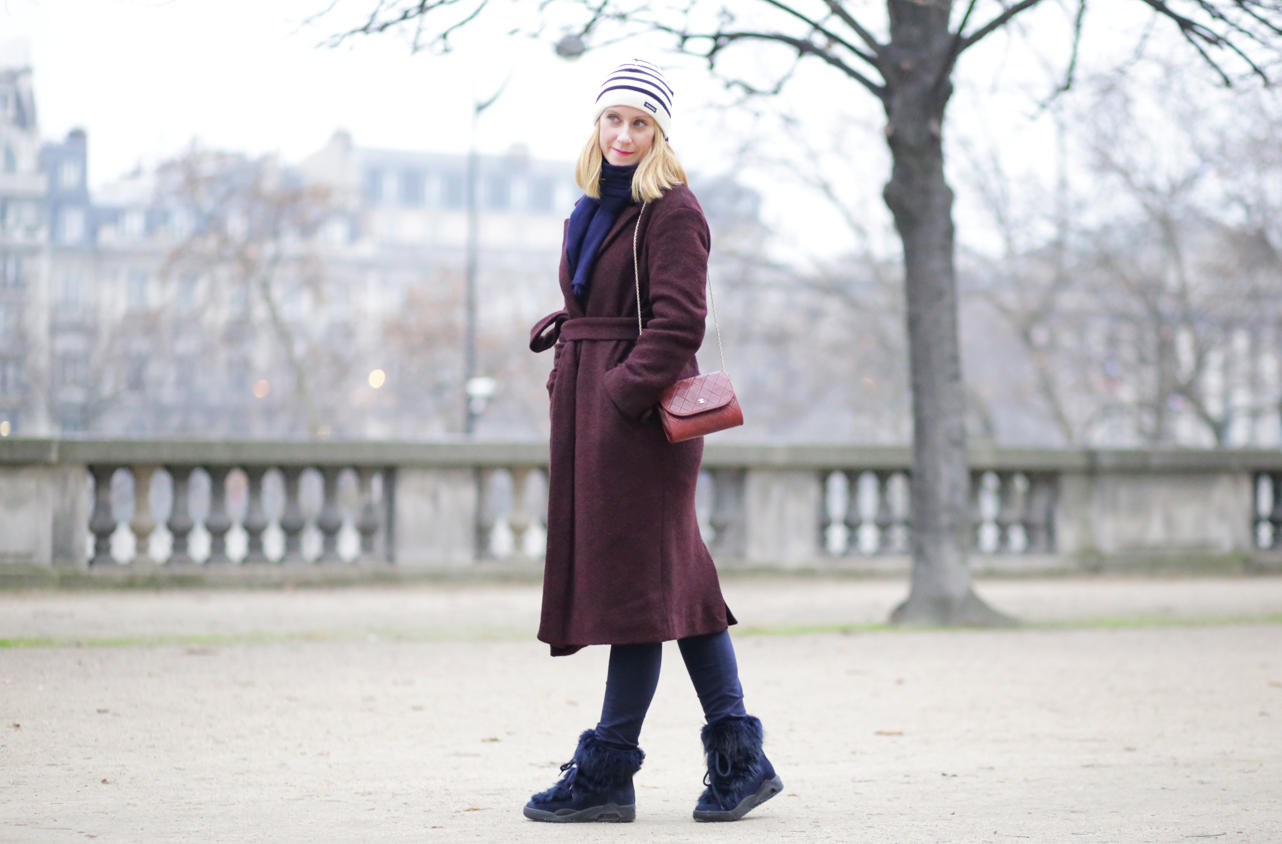 winter-outfit-burgundy-coat-marks-spencer-and-serafiny-moonboots