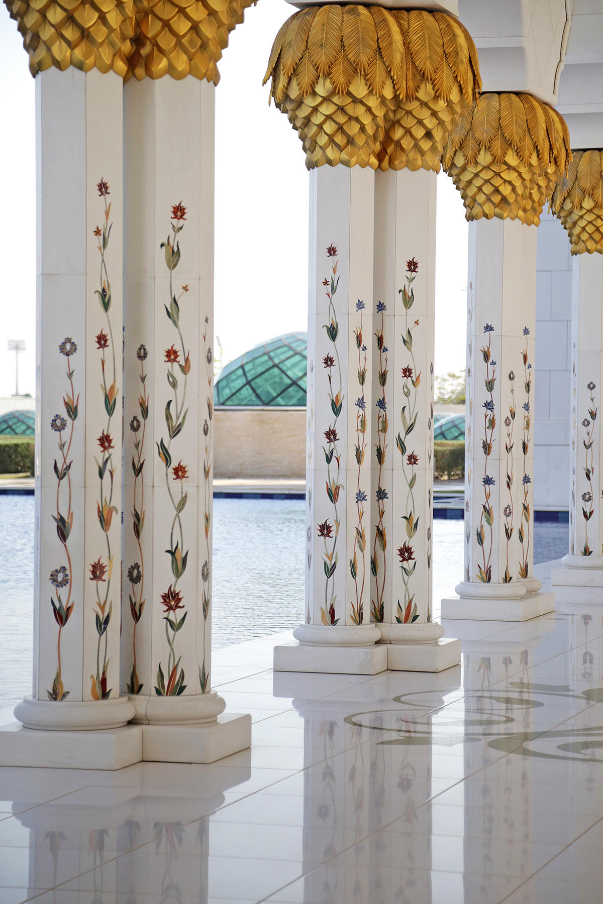 Sheikh Zayed Mosque Abu Dhabi design gold details