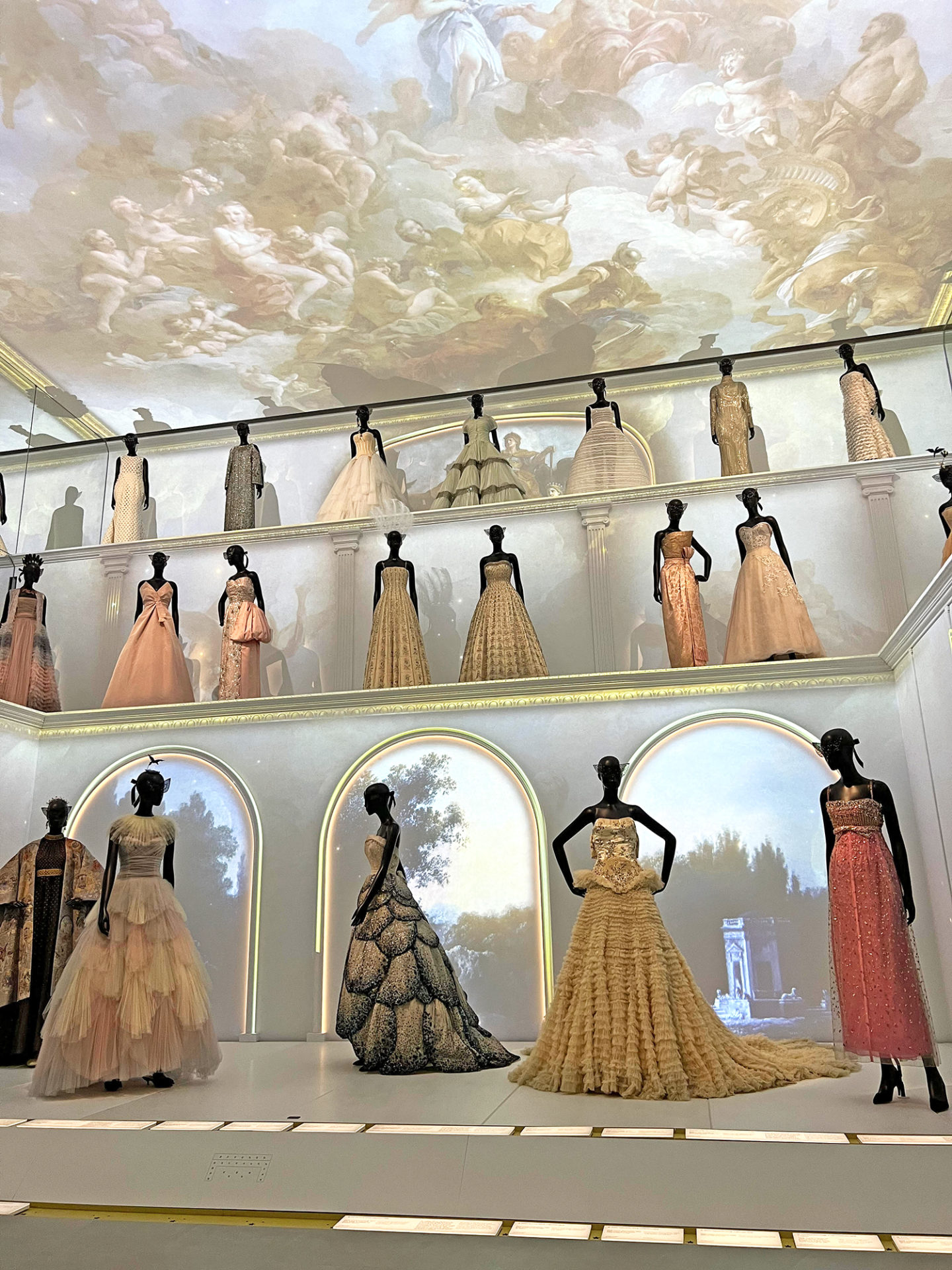 ballroom at Galerie Dior, 30 Montaigne, Paris 