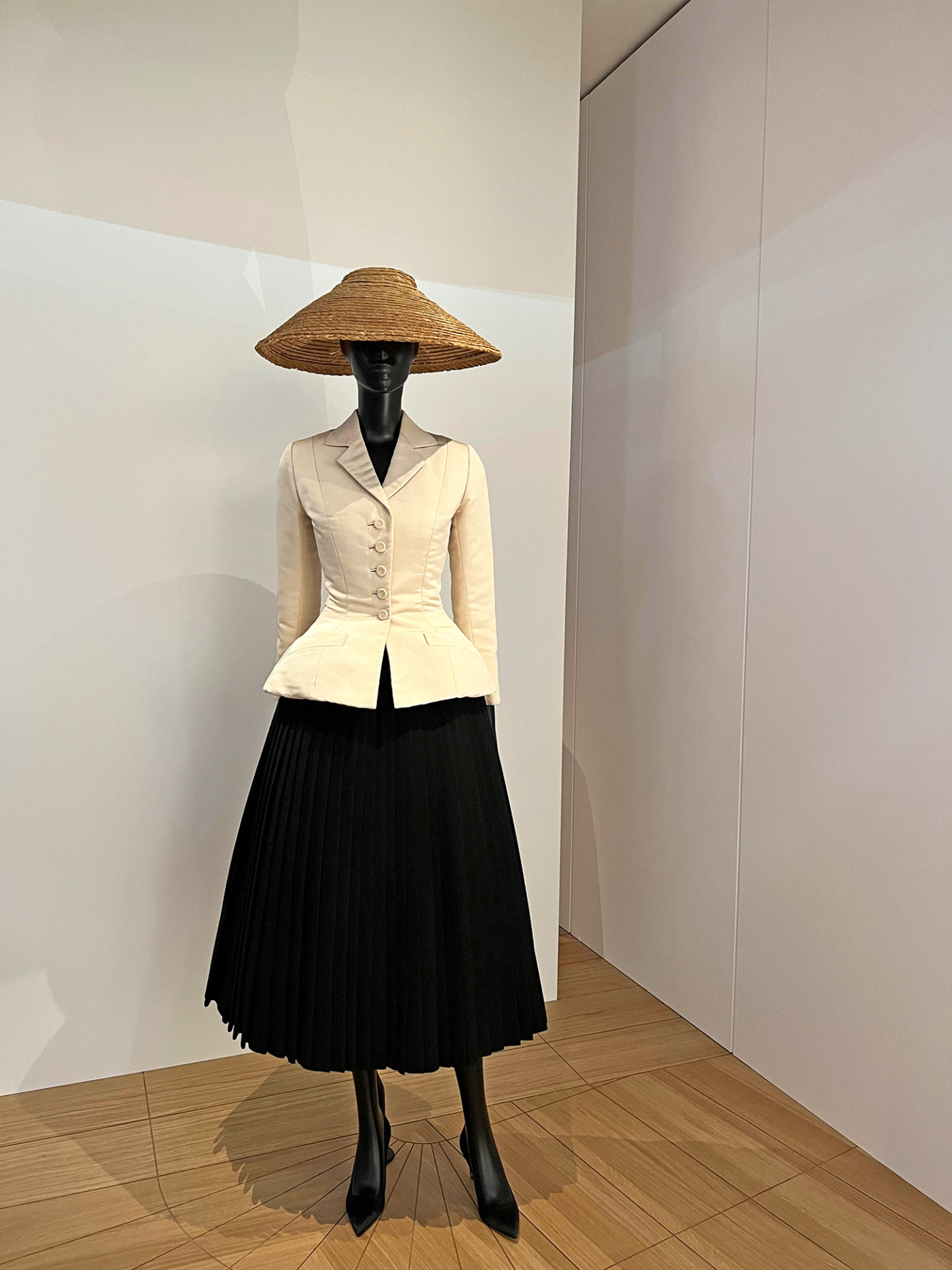 Fashion & Art: Le Galerie Dior, Interview