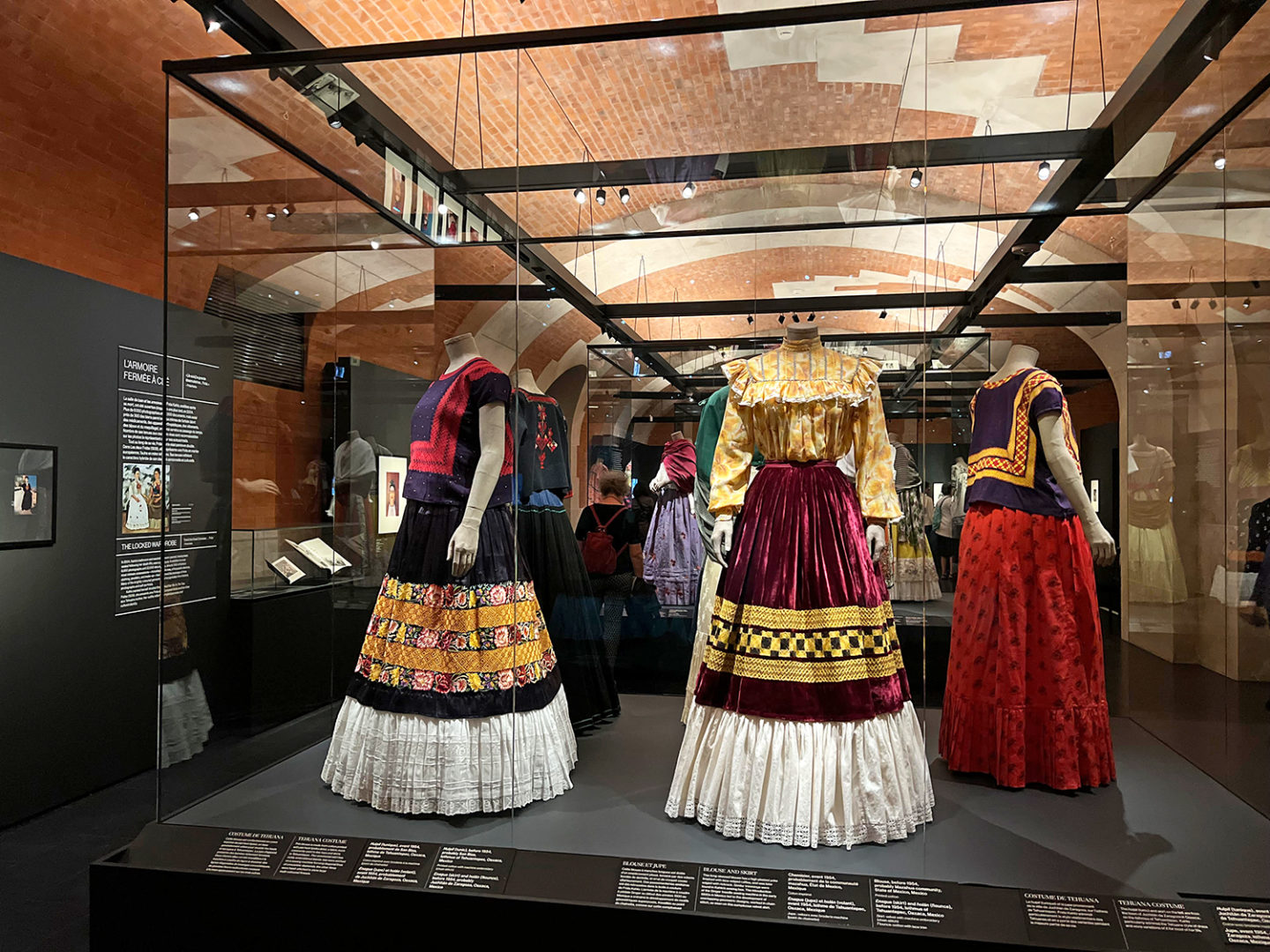 exposition Frida Kahlo Paris Palais Galliera Frida Kahlo dresses